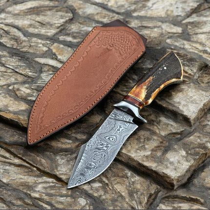 Premium Damascus Steel Hunting Knife with Stag Horn Handle & Leather Case