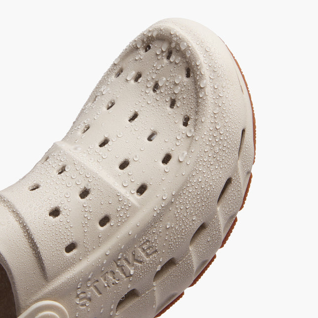Dogtooth Clog